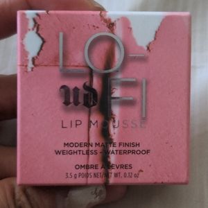 Urban Decay Lo-Fi lip mousse, color Halo